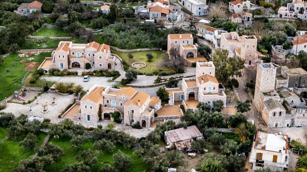 Aparthotel Arapakis Historic Castle Pírgos Dhiroú Exteriér fotografie