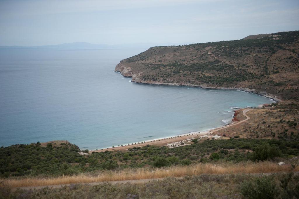 Aparthotel Arapakis Historic Castle Pírgos Dhiroú Exteriér fotografie