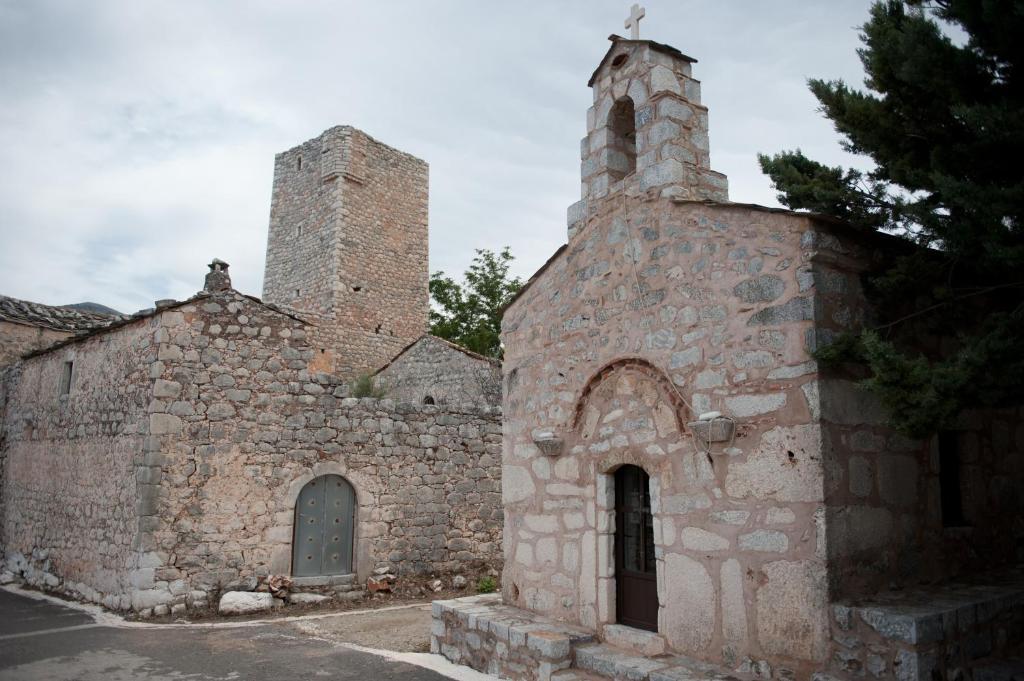 Aparthotel Arapakis Historic Castle Pírgos Dhiroú Exteriér fotografie