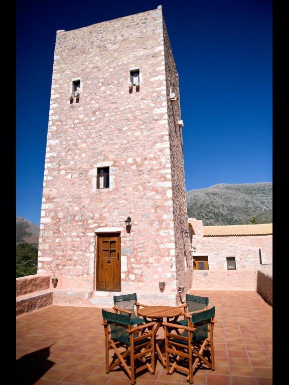 Aparthotel Arapakis Historic Castle Pírgos Dhiroú Exteriér fotografie