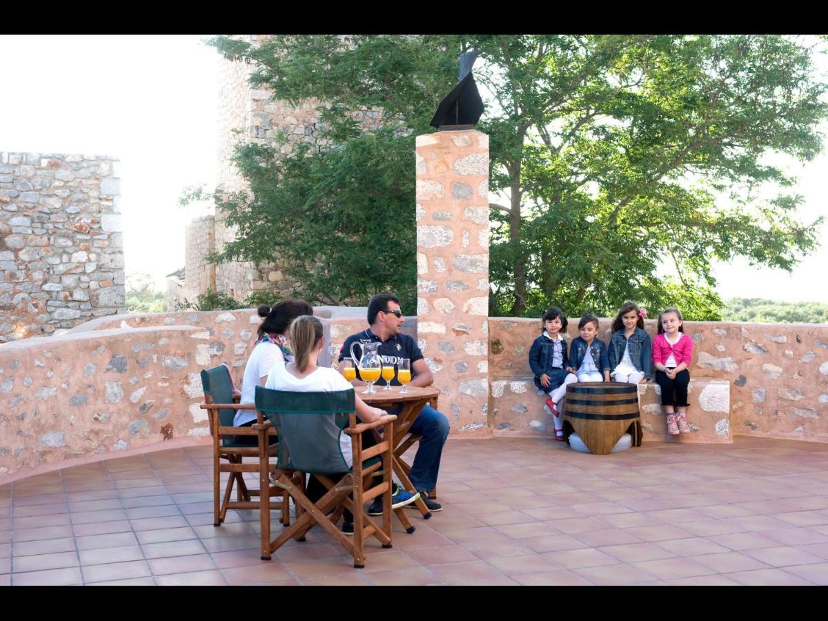 Aparthotel Arapakis Historic Castle Pírgos Dhiroú Pokoj fotografie
